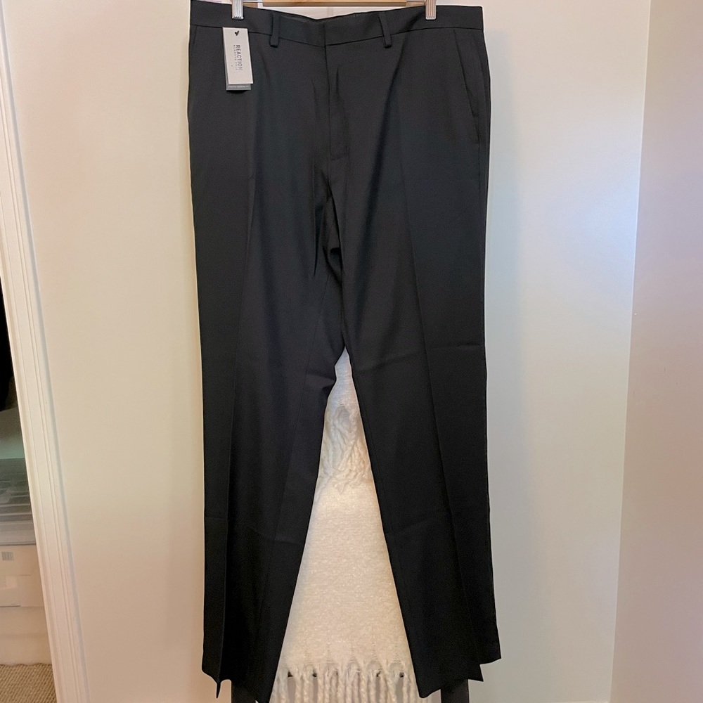 NWT Kennth Cole Reaction Plain Front trousers